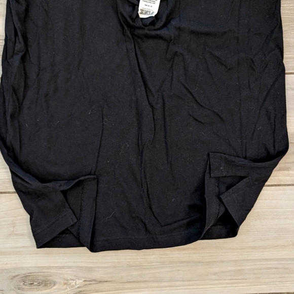 PINK Victoria's Secret Open Back Logo Tee Shirt - Picture 6 of 6